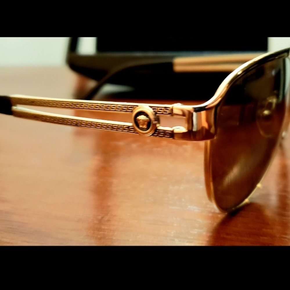 VERSACE - Gold Rims Mirror BR - Picture 2 of 6